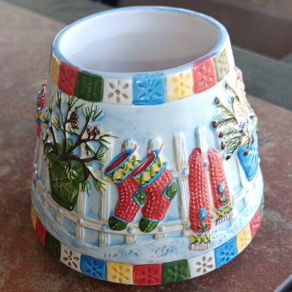 Yankee "Winter Mittens" candle shade - Picture 2 of 5